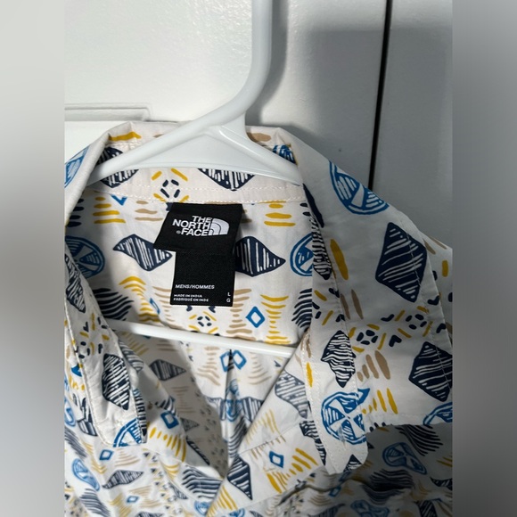 The North Face Men’s Large Short Sleeve Button up button down shirt - Picture 3 of 5